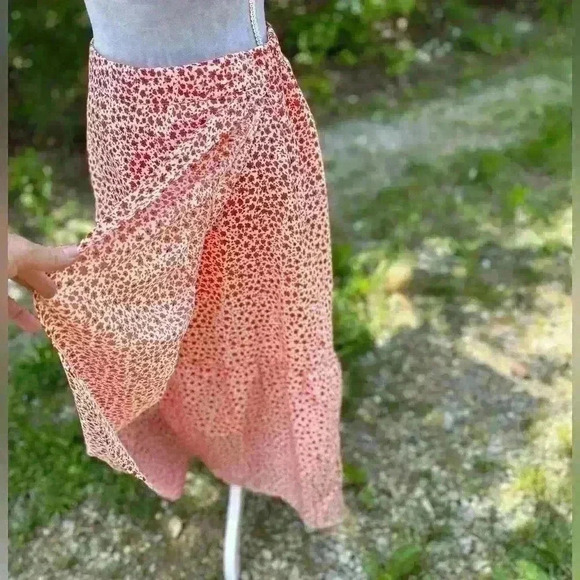 J.Gee skirt. orange and blue. Floral. faux wrap around. size Large. Midi. Flowy - Picture 4 of 6